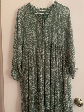 Flowy Green Floral Tie-Neck Midi Dress